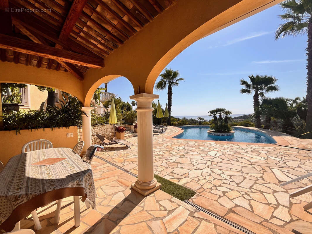 Maison à LES ISSAMBRES