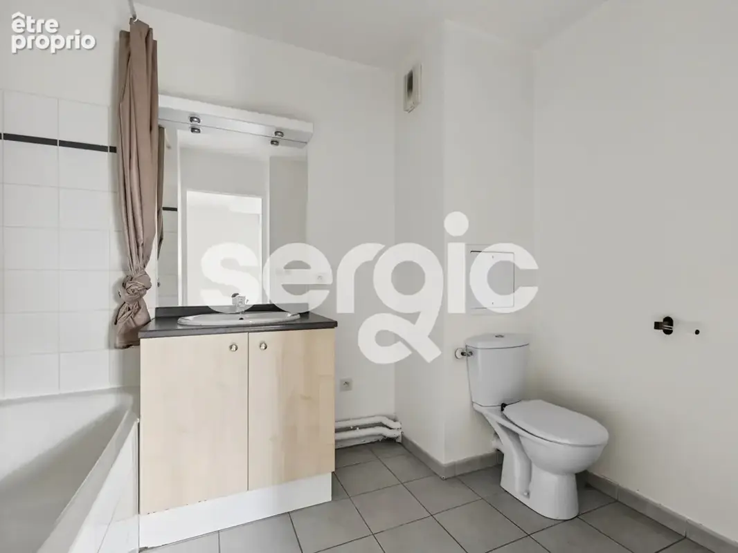Carrieres-sous-poissy - t2 42.5m² avec balcon + piscine + parking - libre d'occupation - photo 8