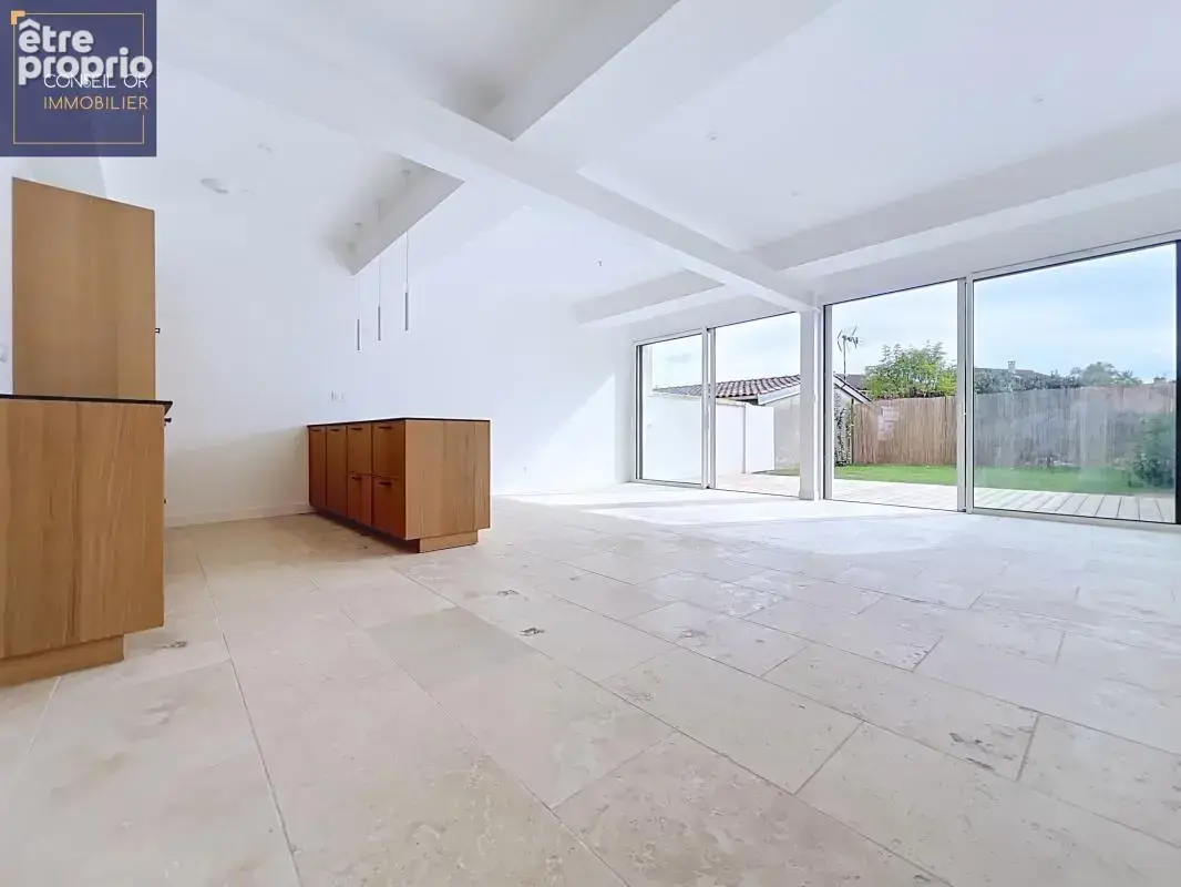 Maison 100 m² entièrement rénovée – 3 chambres, garage et jardin - photo 4