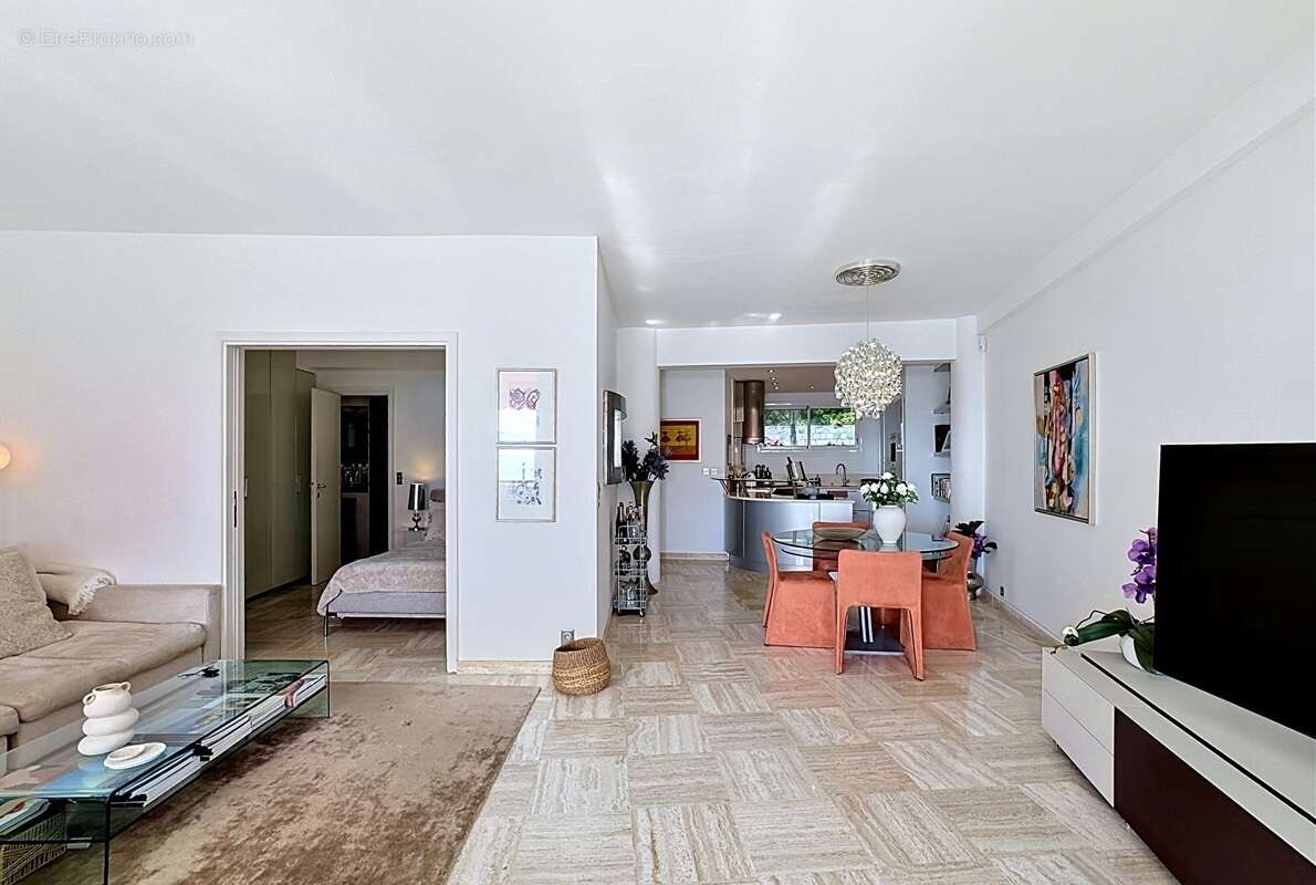 Appartement à EZE