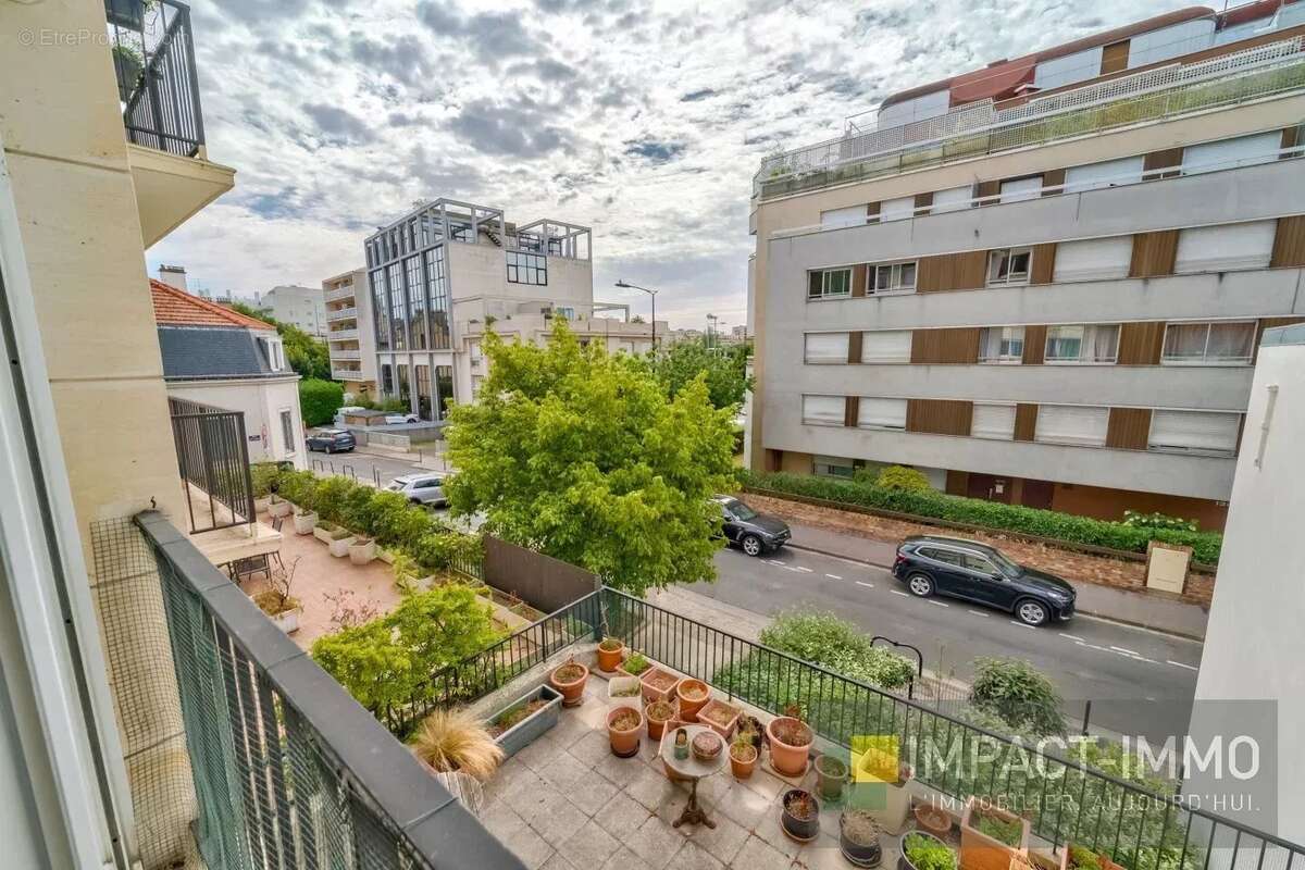 Appartement à COURBEVOIE