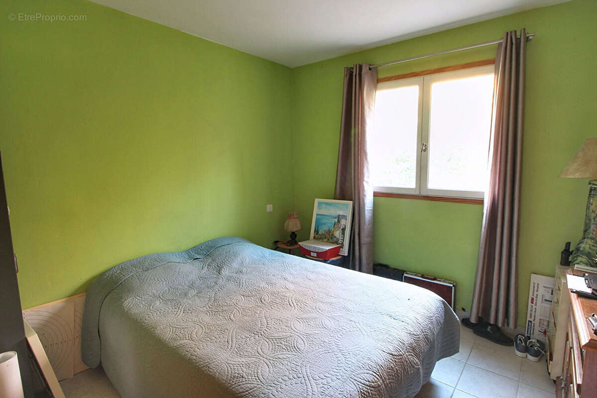 Maison à ENTRECASTEAUX