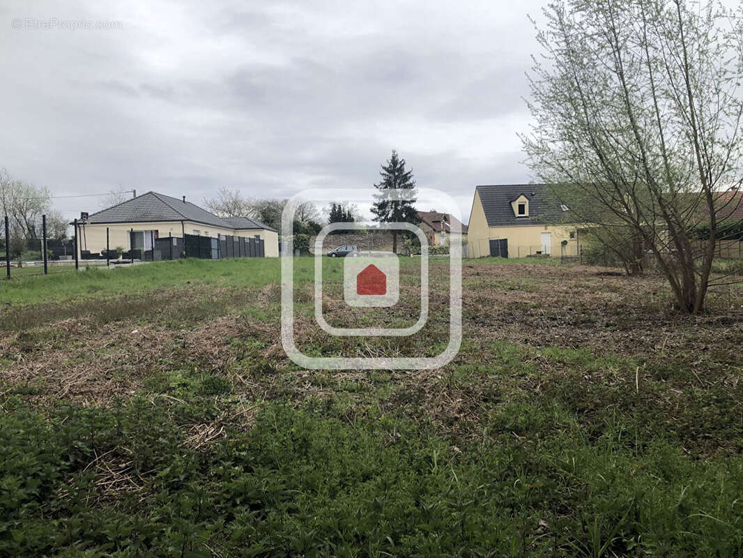 Terrain à BOUCONVILLE-VAUCLAIR