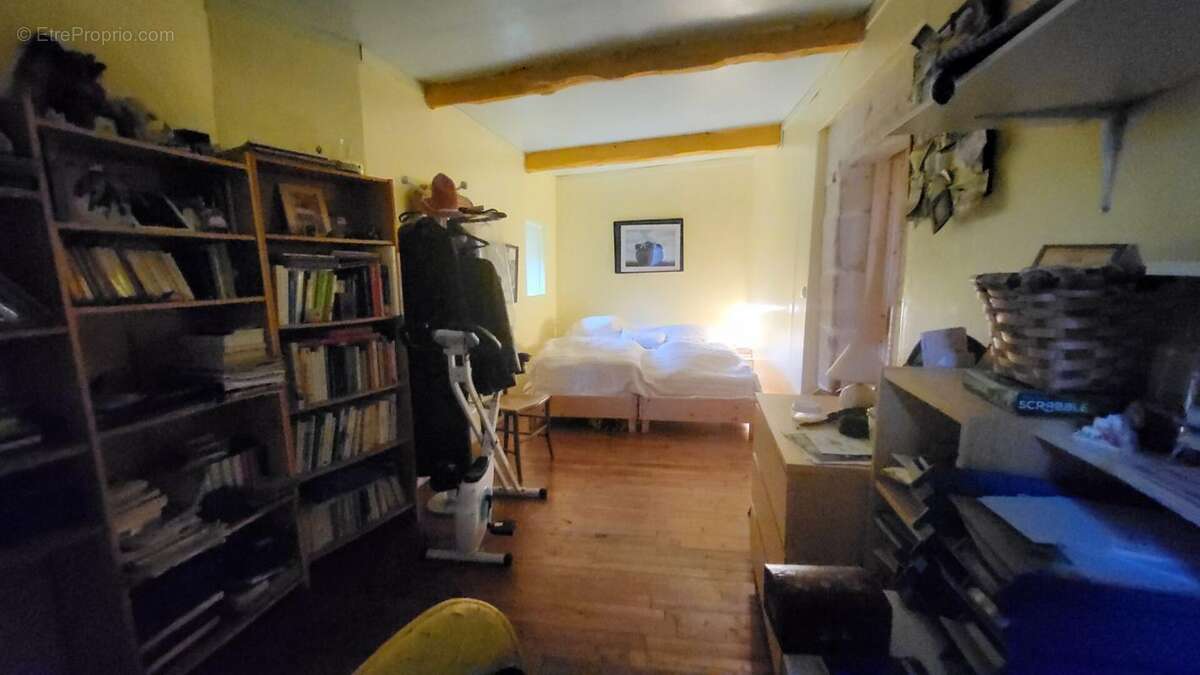 Maison à SAINT-JEAN-D&#039;ESTISSAC