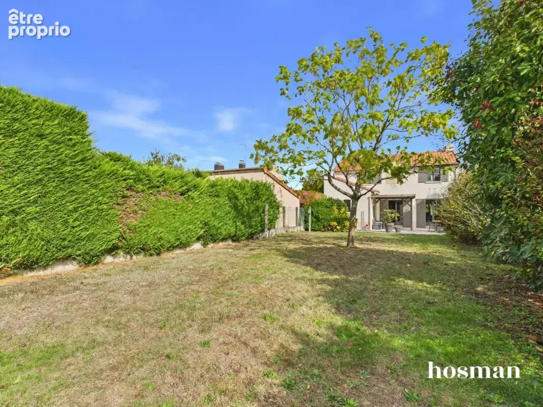 Belle maison de 153 m2 avec 4 chambres, jardin et garage - Au calme - Secteur privilégié du Vieux Gachet à Nantes - photo 3