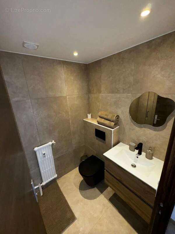 Appartement 2 pièces rénové avec terrasse – Basse Californie, Cannes, emplacement premium et forte rentabilité locative - photo 5