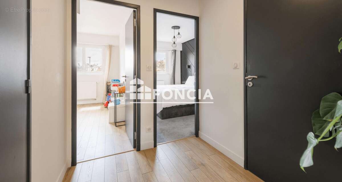 VALLIERES- Stade Marcombes T3- 71m² - photo 7