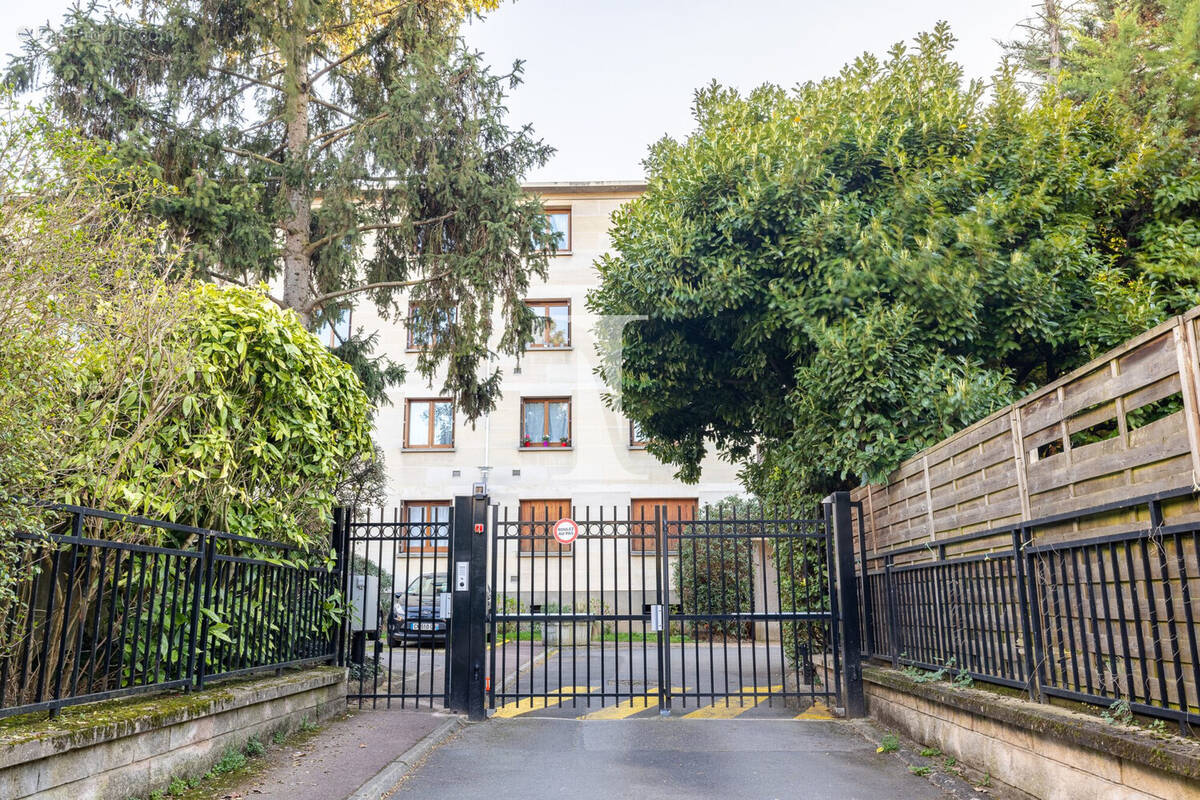 Appartement à L'HAY-LES-ROSES