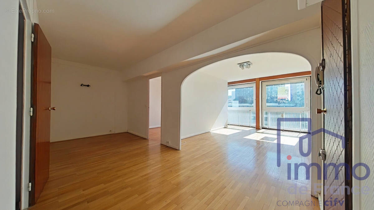 Appartement à SAINT-ETIENNE