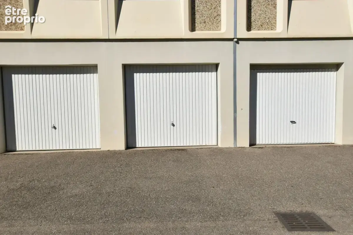 Appartement T3 de 77 m² À Vendre avec balcon, cave et box fermé inclus - photo 17