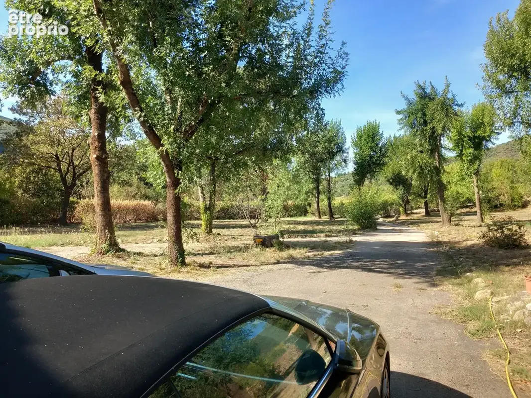 Superbe villa plain pied avec piscine sur 4000M2 arborés. - photo 15