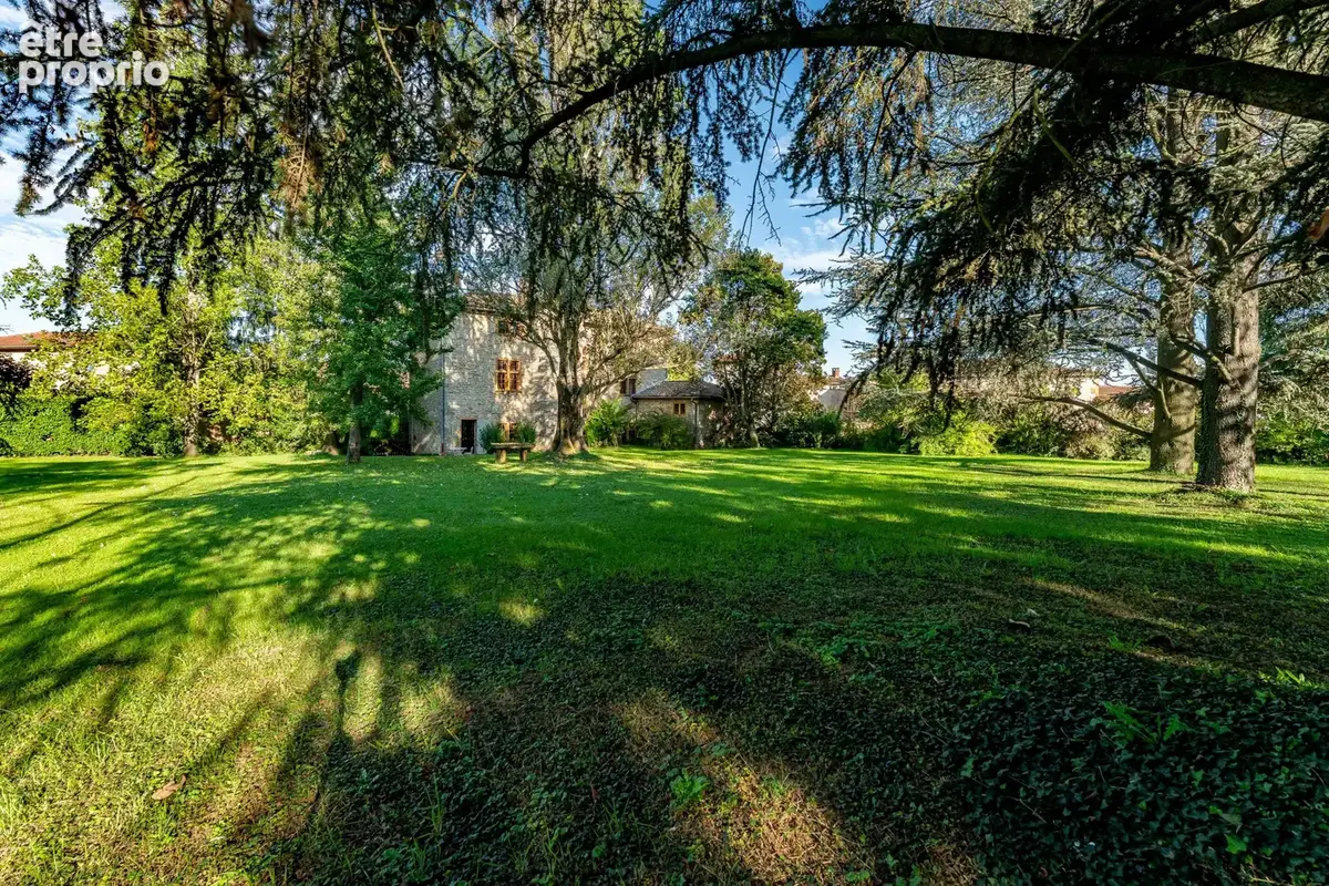Maison Forte, Manoir d'exception au coeur du Beaujolais 350m2 - photo 13