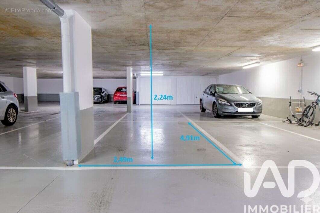 Photo 2 - Parking à MONTROUGE