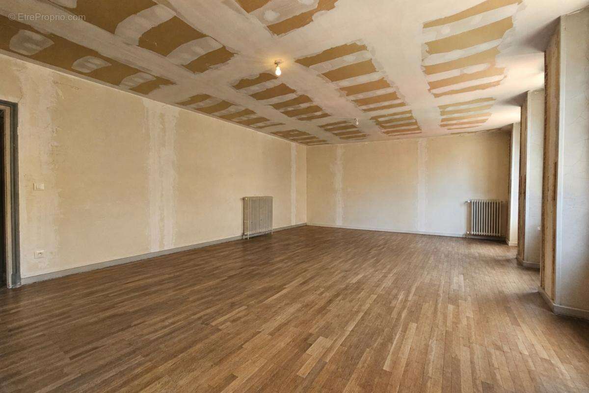 Immeuble de caractère à fort potentiel – 246 m² habitables - Sierck Les Bains - photo 3