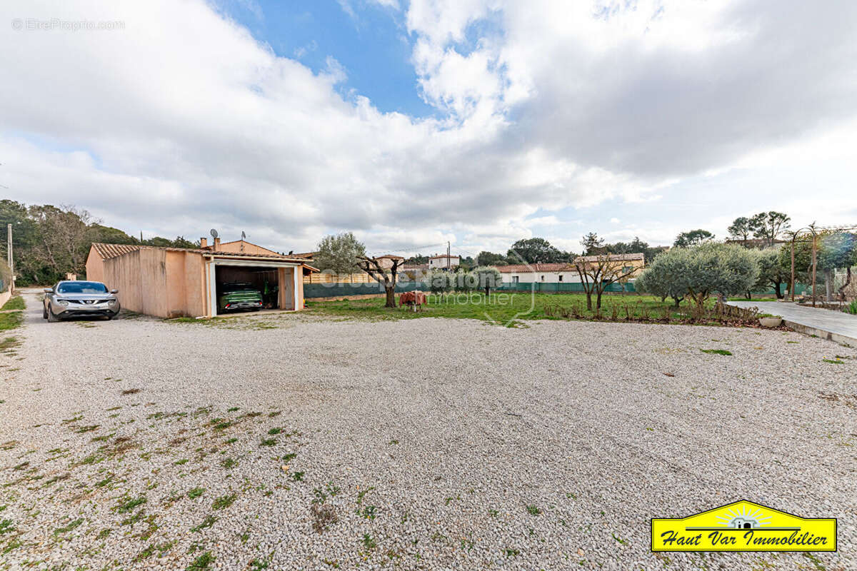 Maison à GINASSERVIS