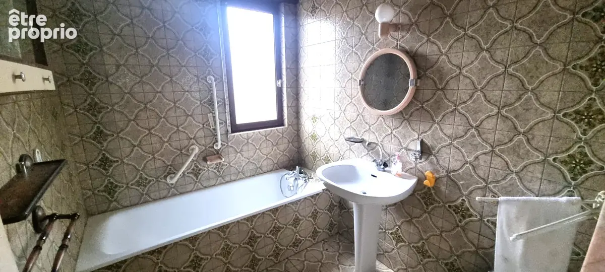 Maison a renover - 3 chambres + combles amenageables - photo 8