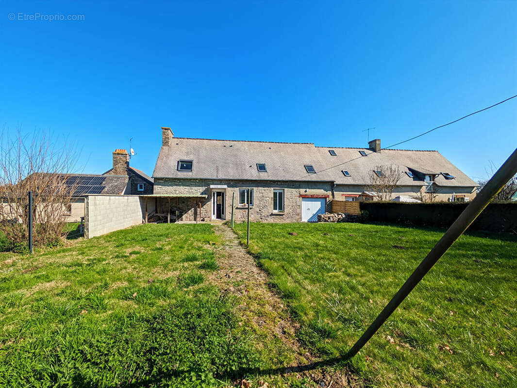 Maison à BAGUER-MORVAN