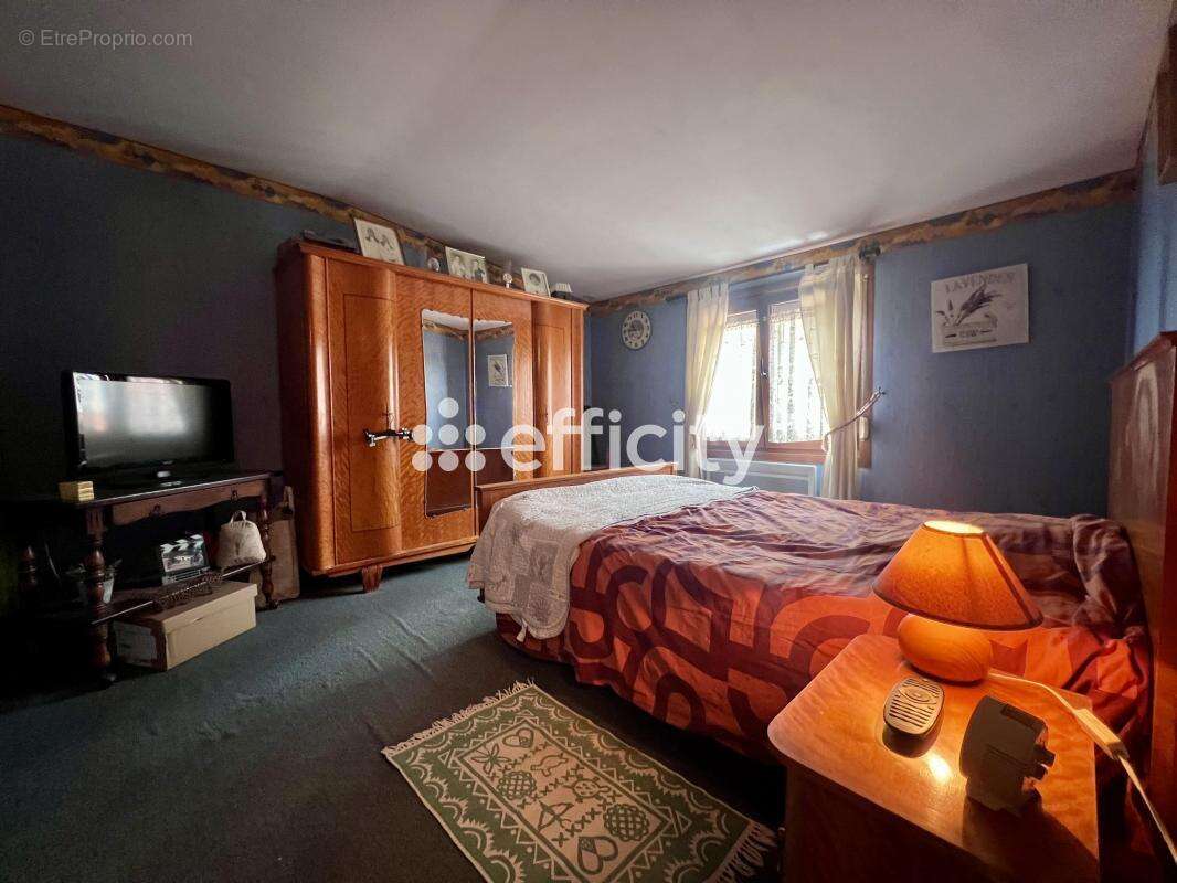 Maison à NEUVILLE-EN-FERRAIN