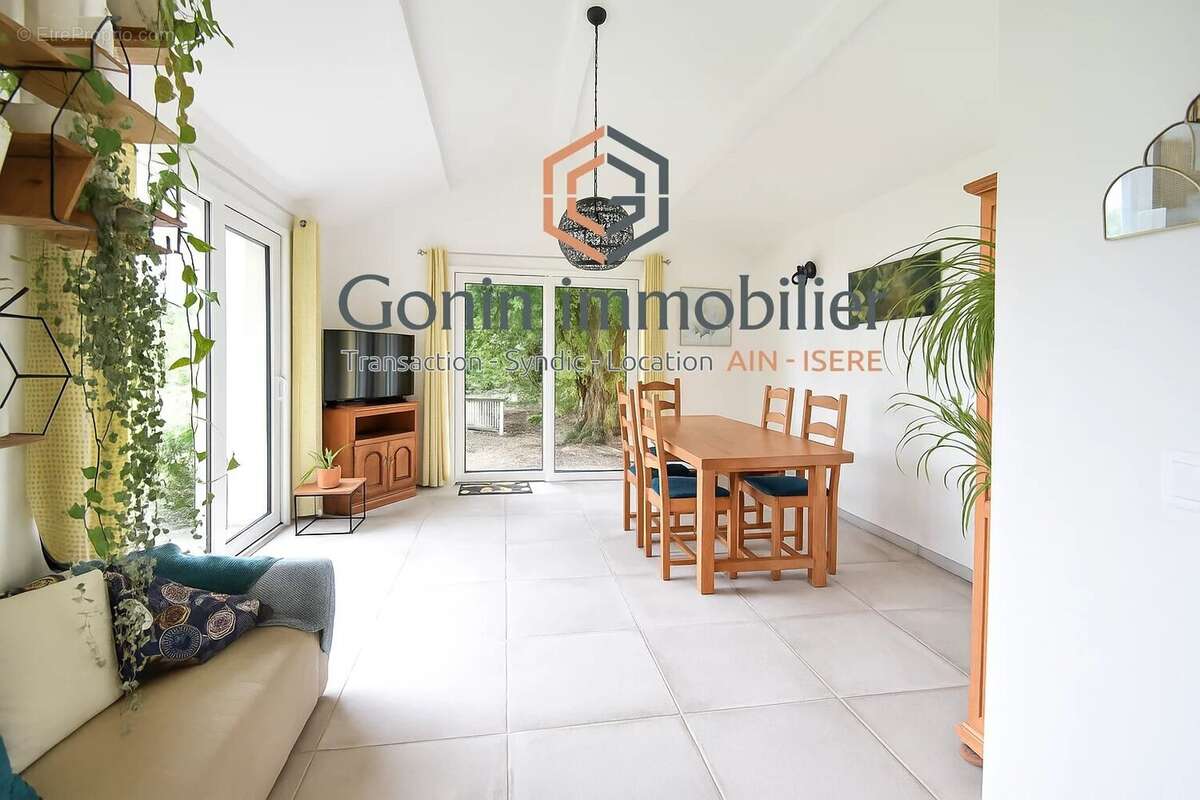 Maison à SAINT-HILAIRE-DE-BRENS