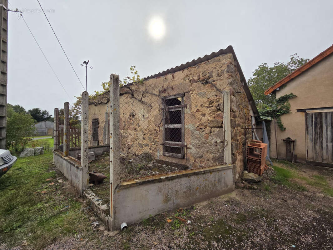 Maison à SAINT-PIERRE-LAVAL