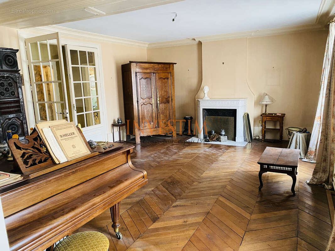 Maison à COUR-CHEVERNY