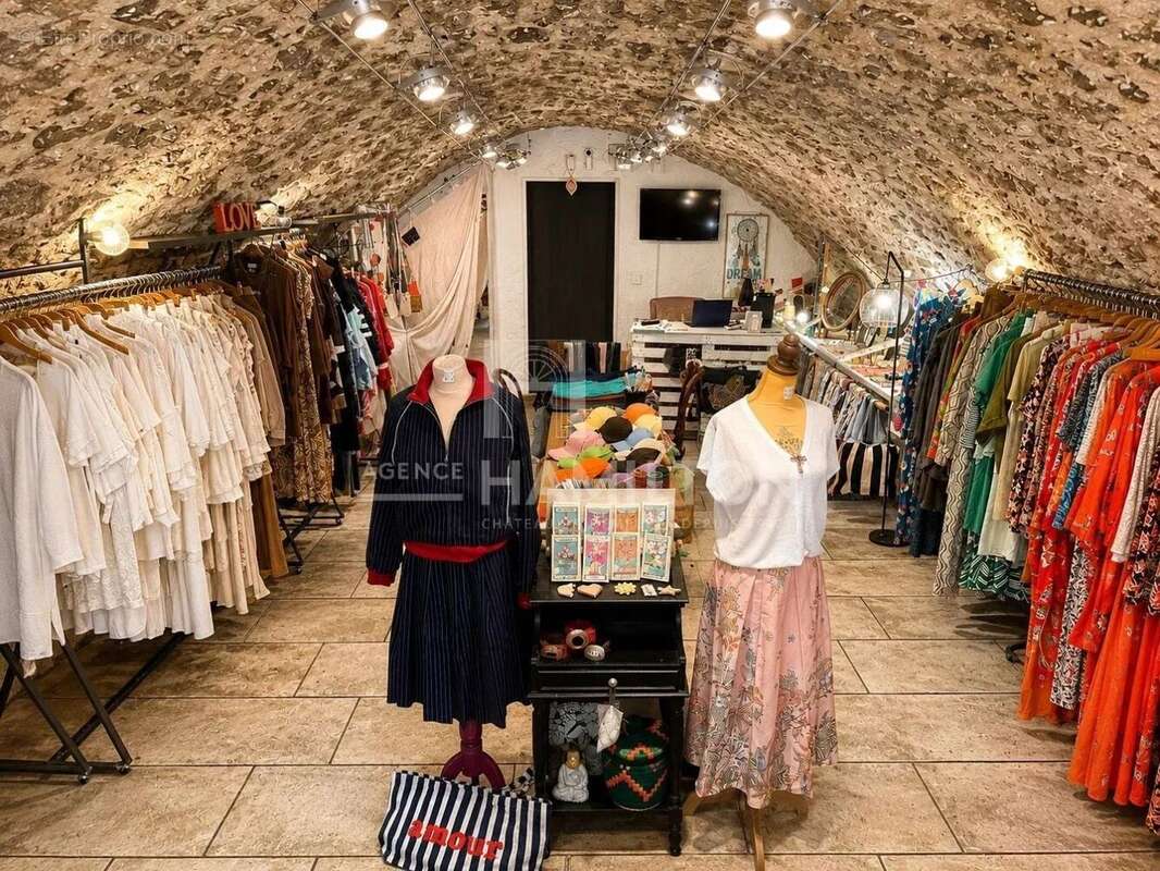 Commerce à VALBONNE