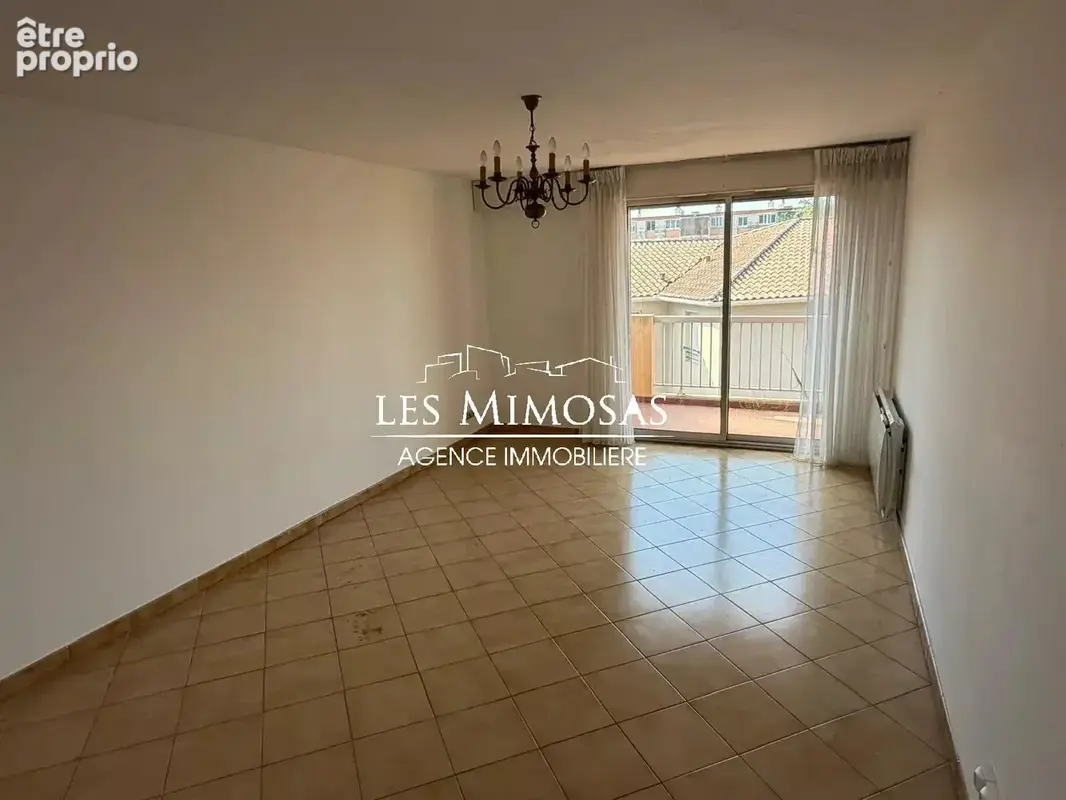 FREJUS, proche plages - Appartement 3 pièces avec parking et cave - photo 3