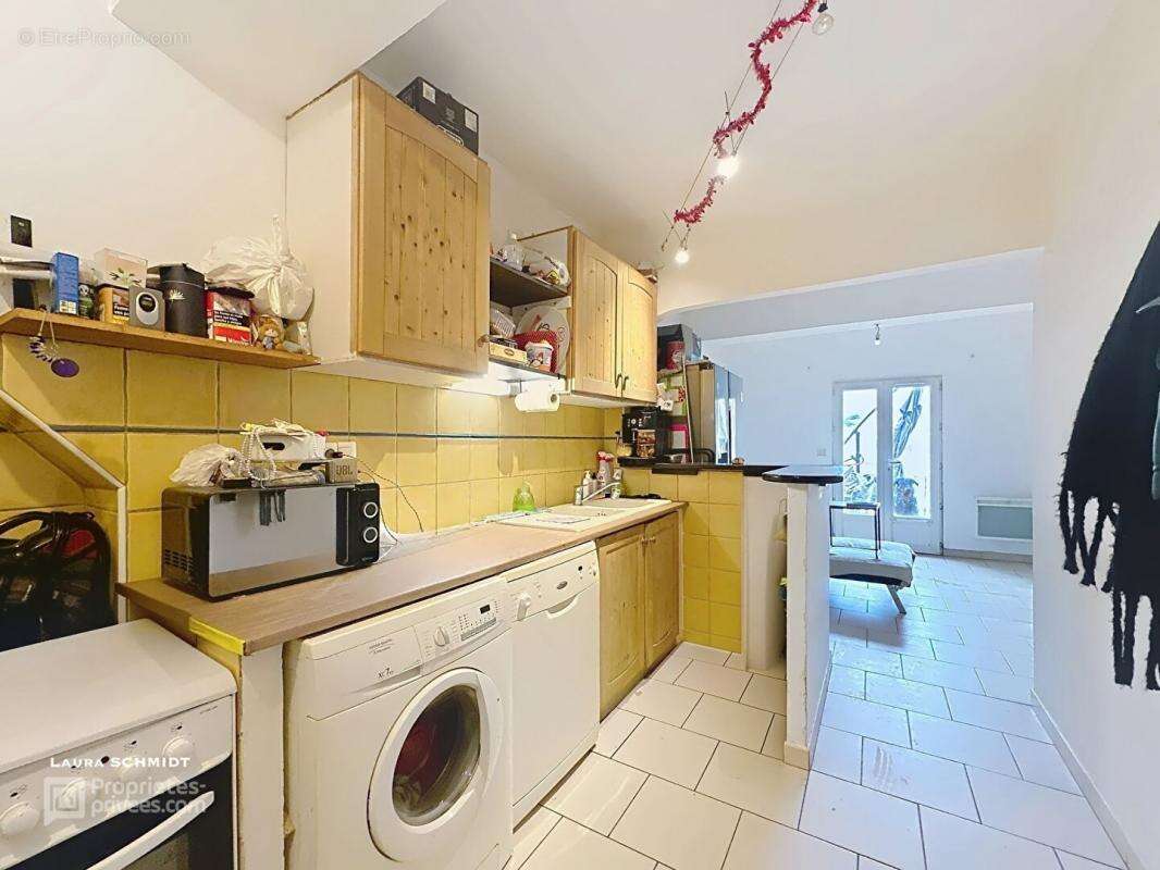 Appartement à FLASSANS-SUR-ISSOLE