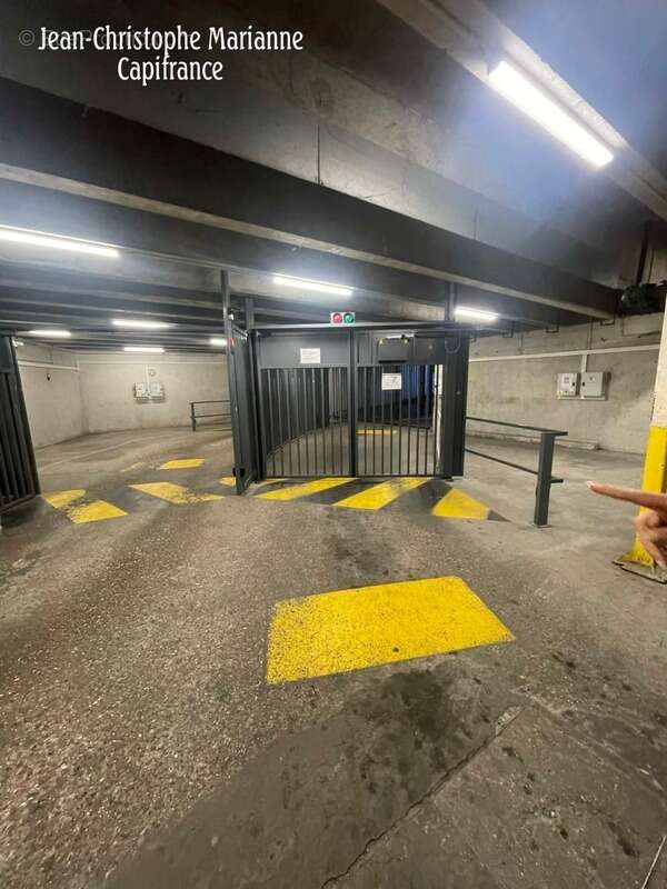 Parking à PARIS-13E