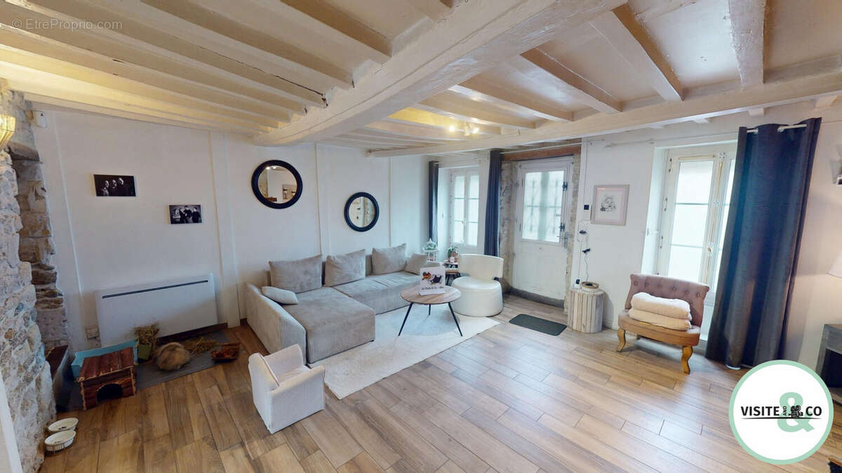 Maison à TOUR-EN-BESSIN