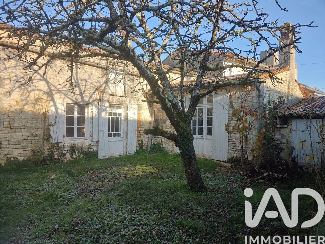 Photo 1 - Maison à SALEIGNES