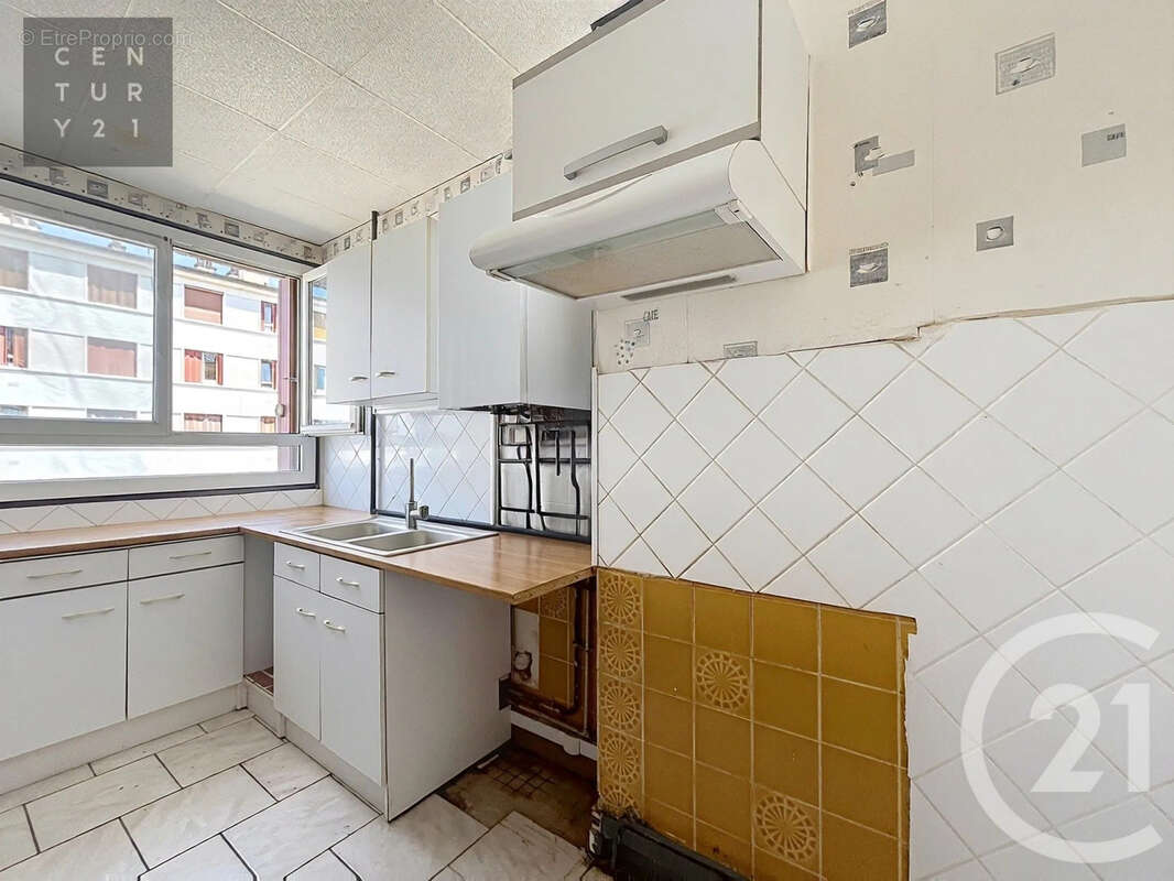 Appartement 64 m² à Saint-Andre-Les-Vergers  - photo 4