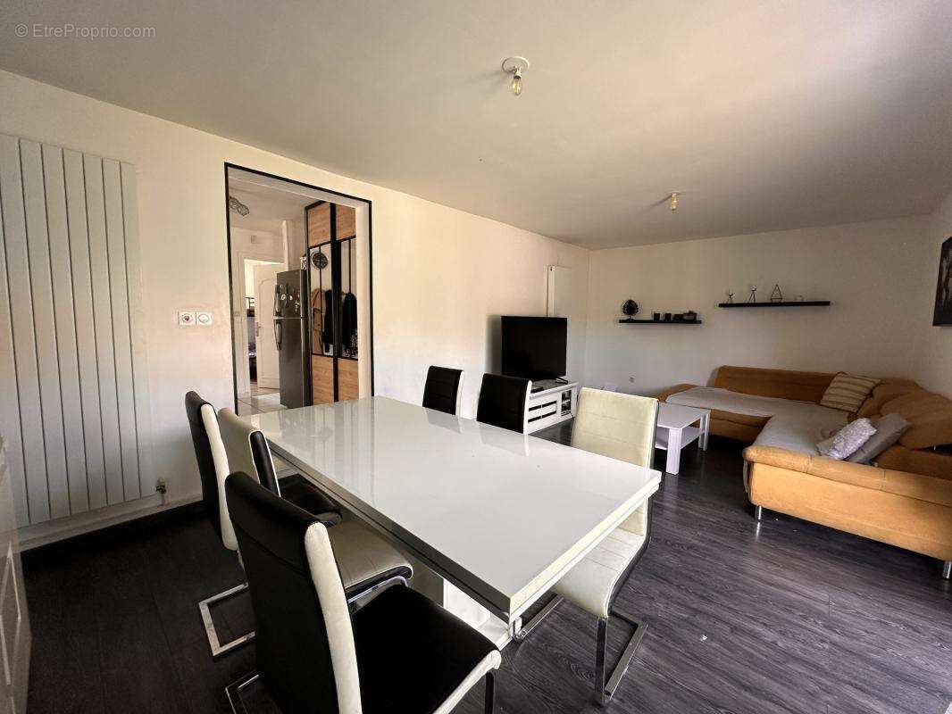 Maison à SAINT-ETIENNE-DU-ROUVRAY