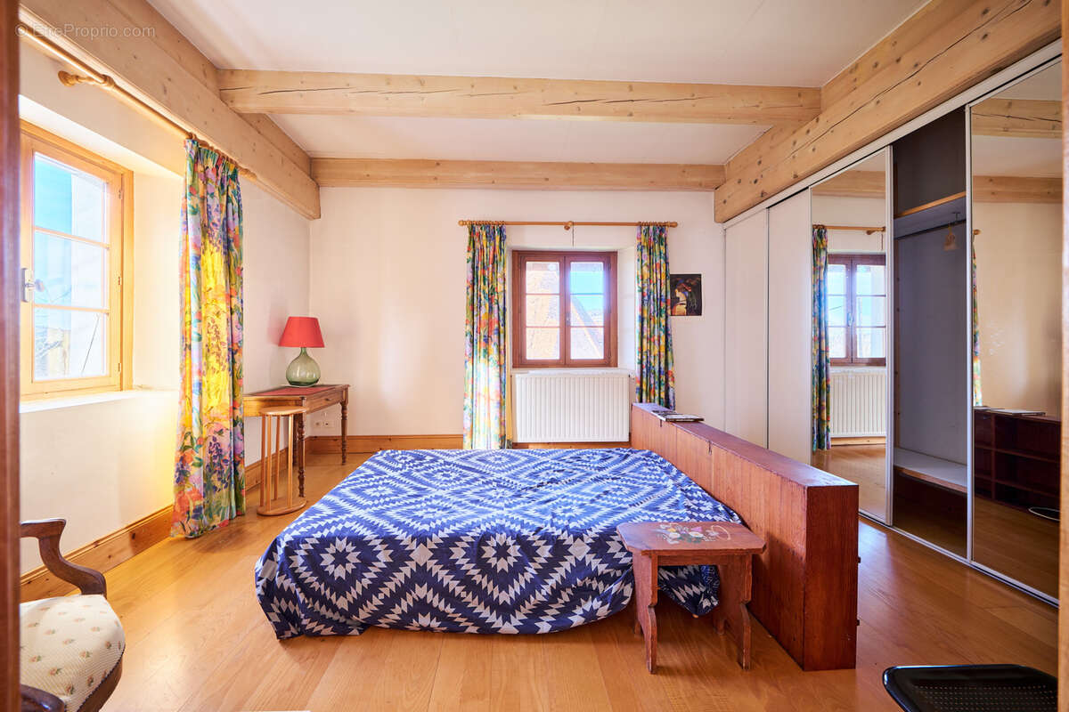 Maison à EVIRES
