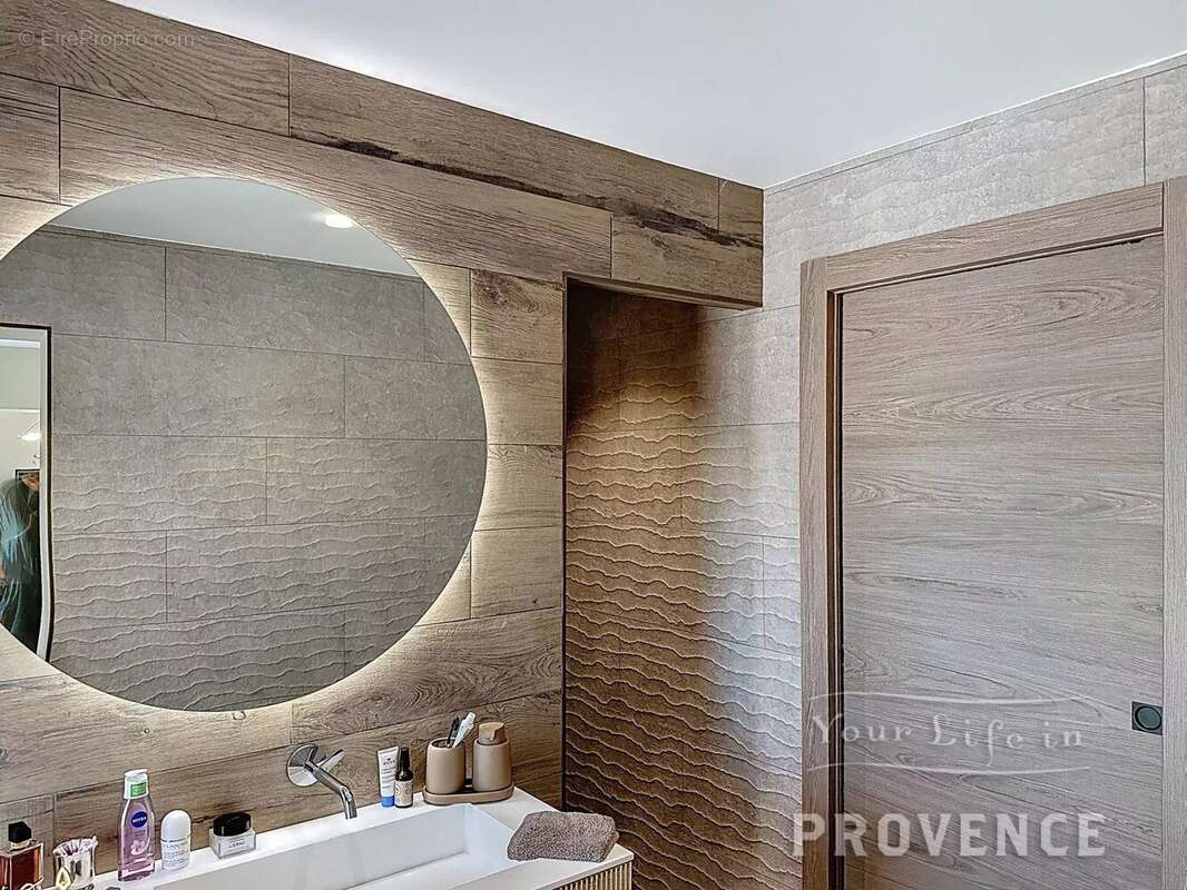 Maison à LA GARDE-FREINET