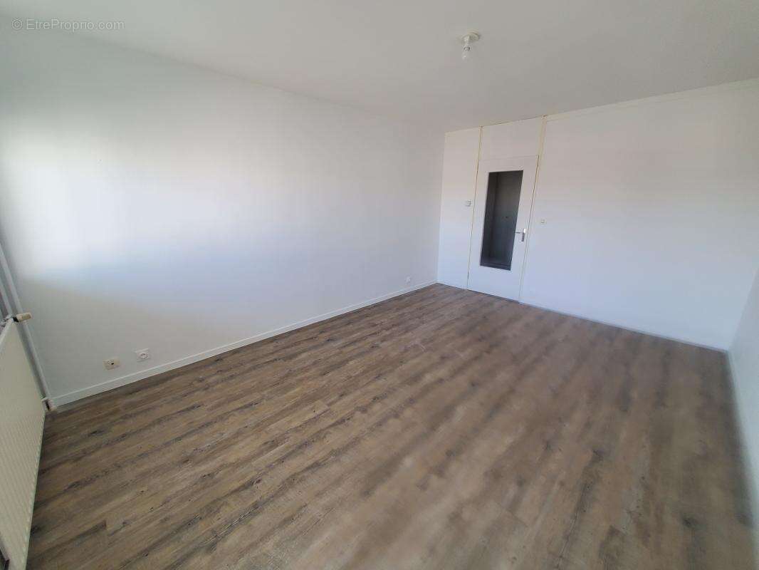 Grand appartement T3 avec balcon - photo 4