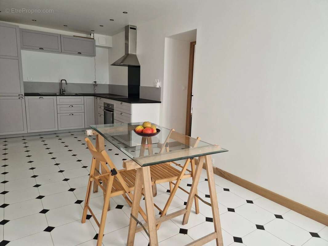 Maison à VOISINS-LE-BRETONNEUX