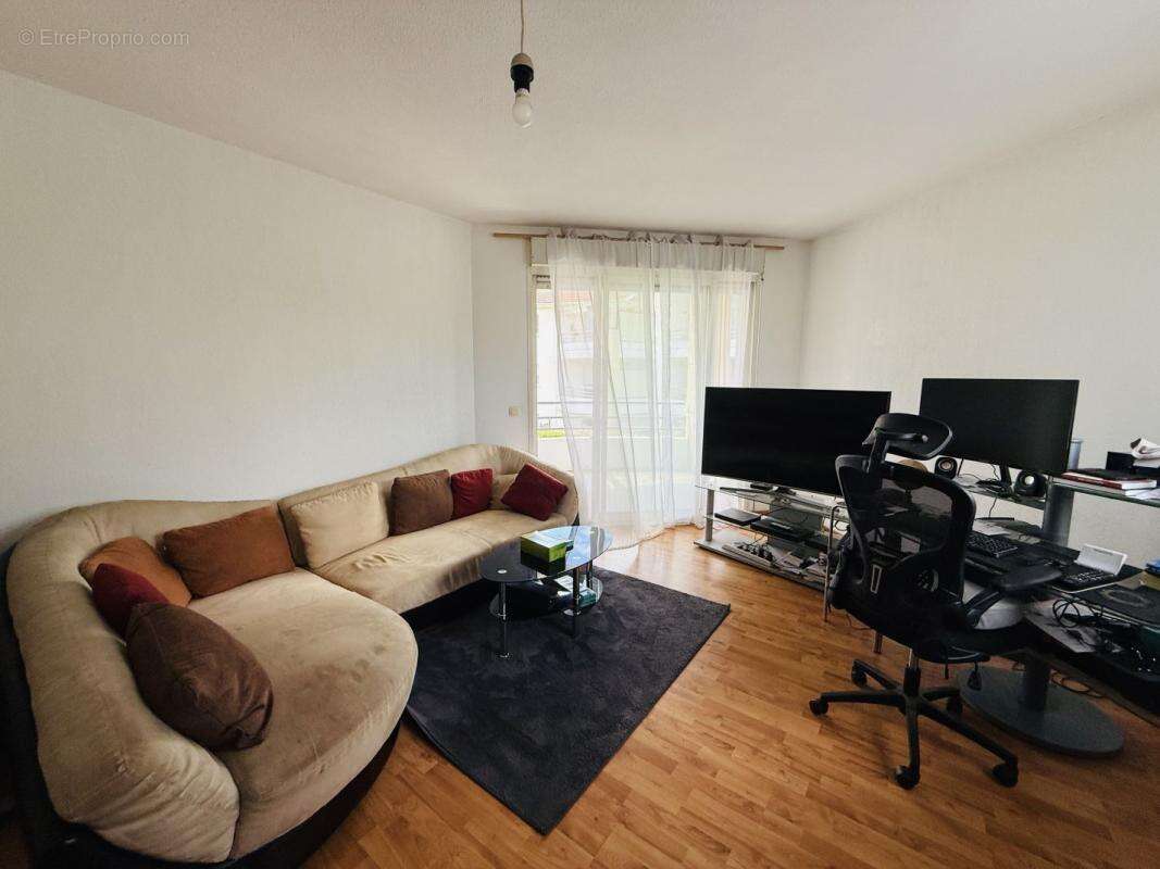 Appartement à LONS