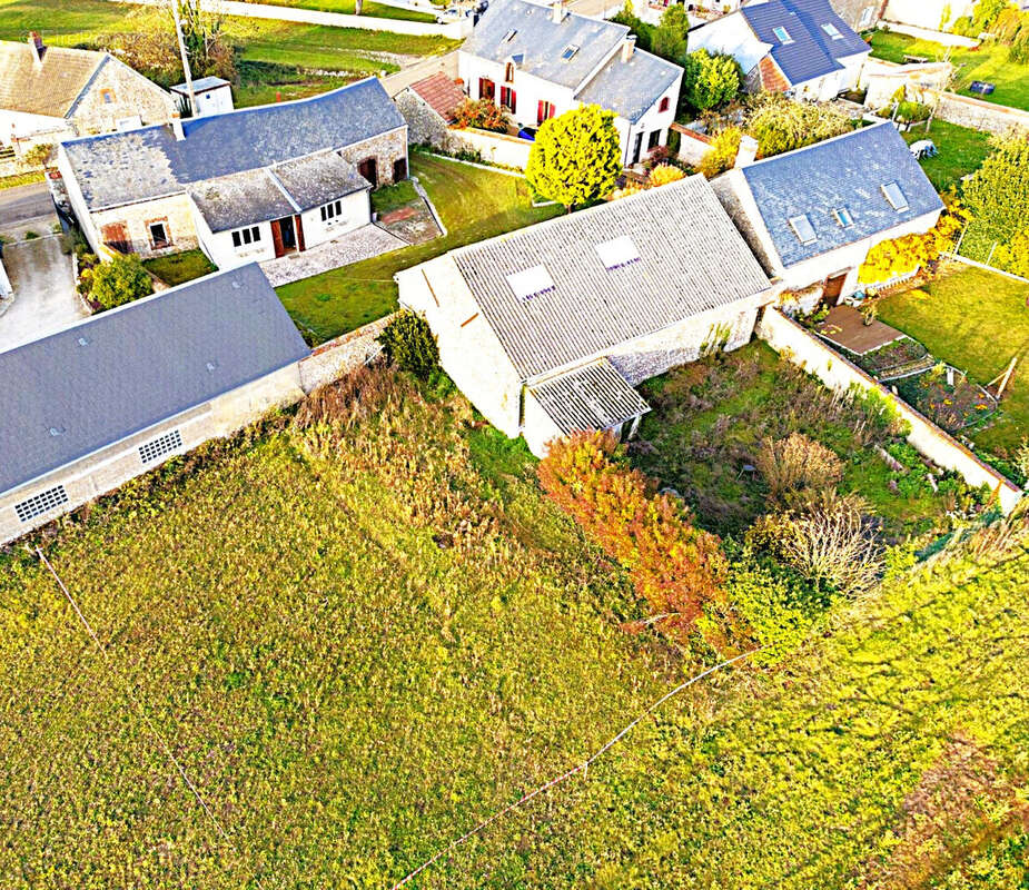 Maison à PRUNAY-LE-GILLON