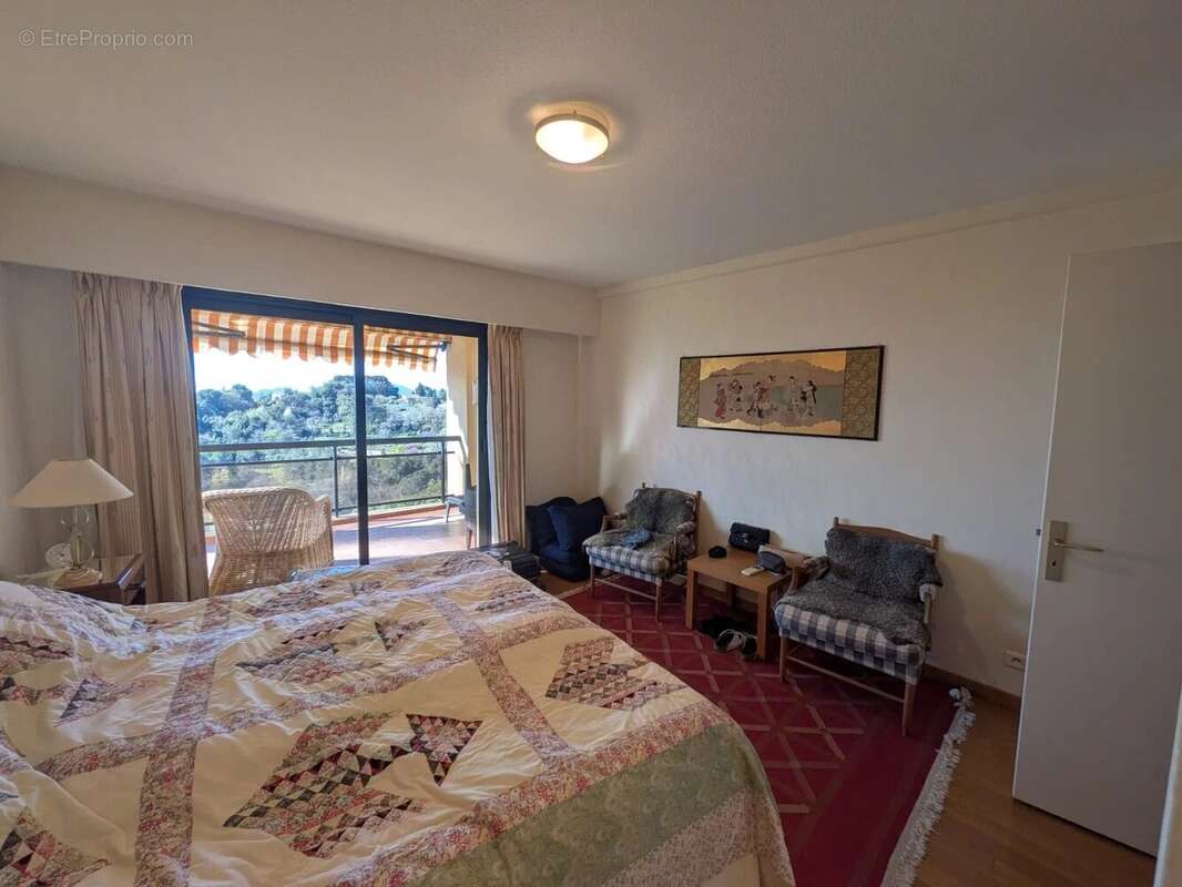 Appartement à MOUGINS