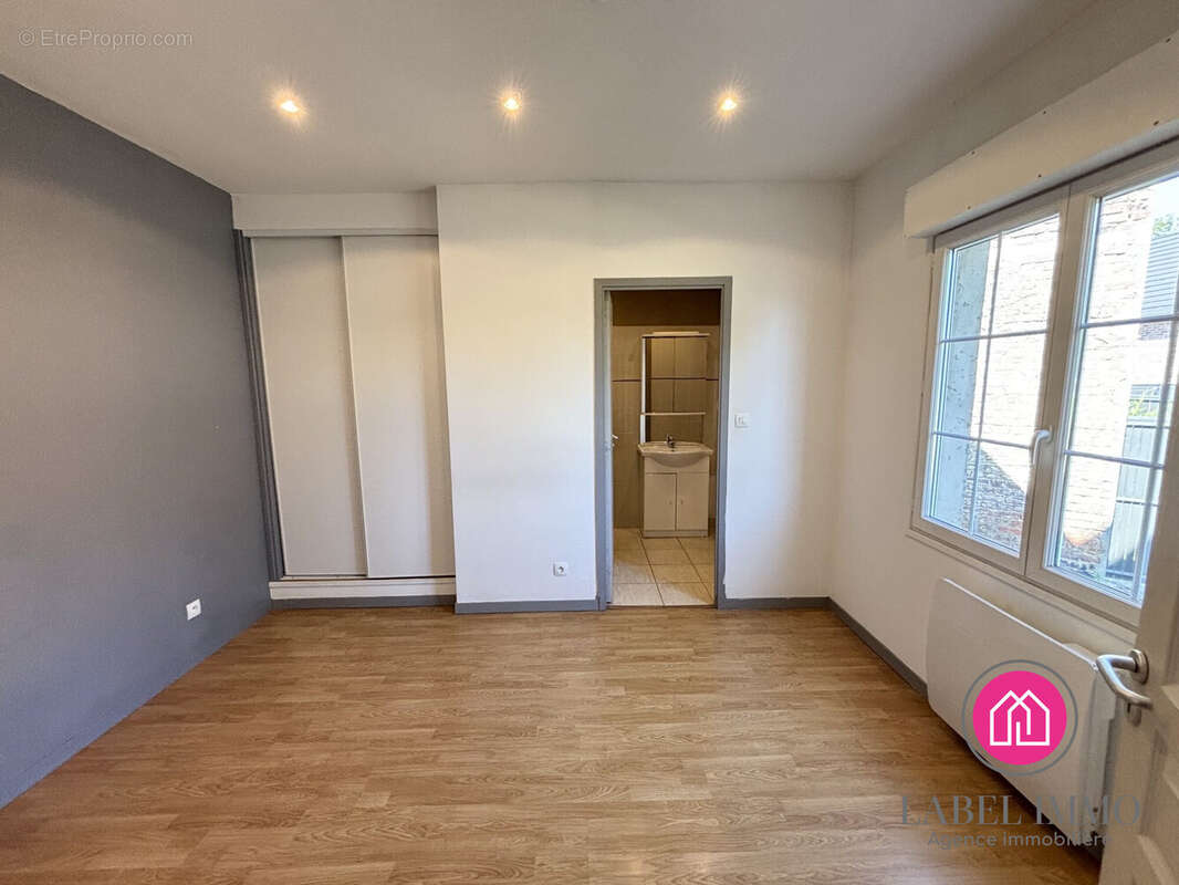 Appartement 72 m² à Saultain  - photo 5