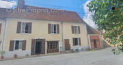 Maison à MOUTIERS-AU-PERCHE