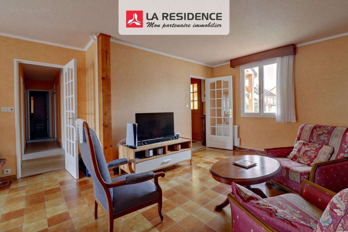 Maison à JUMEAUVILLE