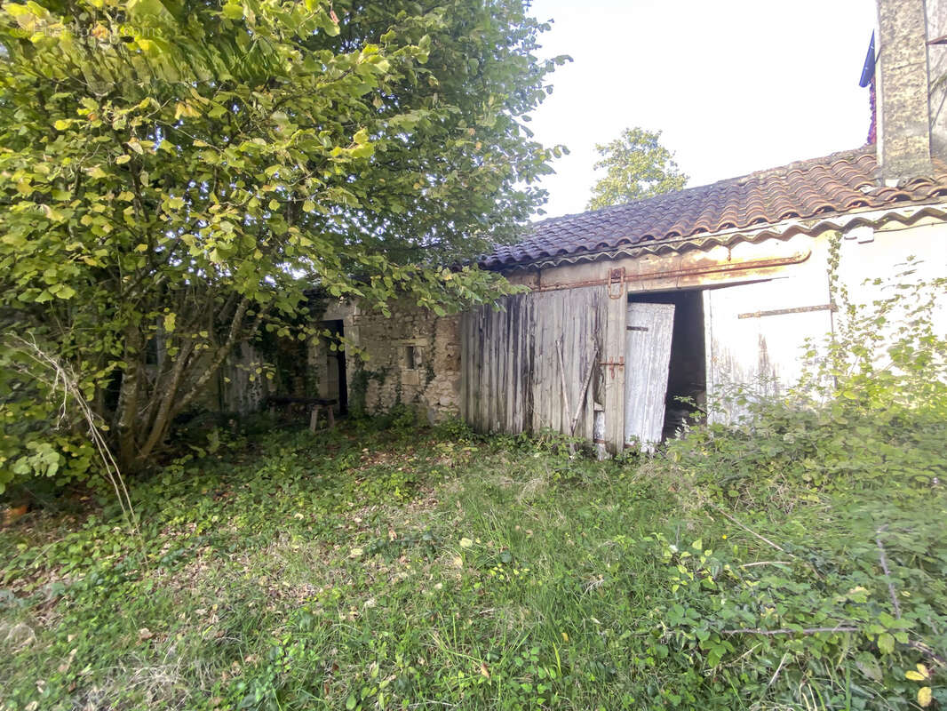 Maison à SAINT-YRIEIX-SUR-CHARENTE