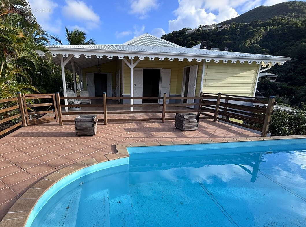 Maison à LES TROIS-ILETS