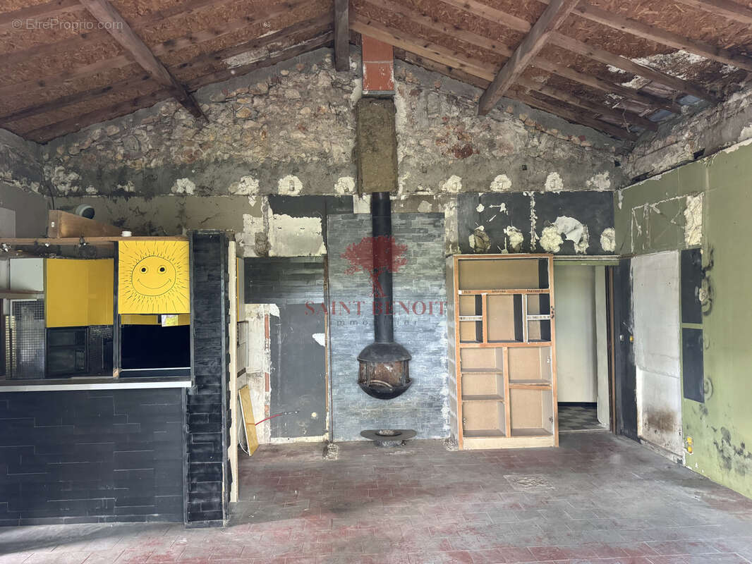 Maison de type t3 sur 2 niveaux et un appartement de type t2 sur une parcelle arboree de 6069m2 avec un bassin - photo 37