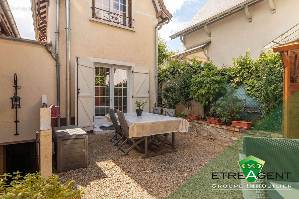 Maison à VERNEUIL-SUR-SEINE