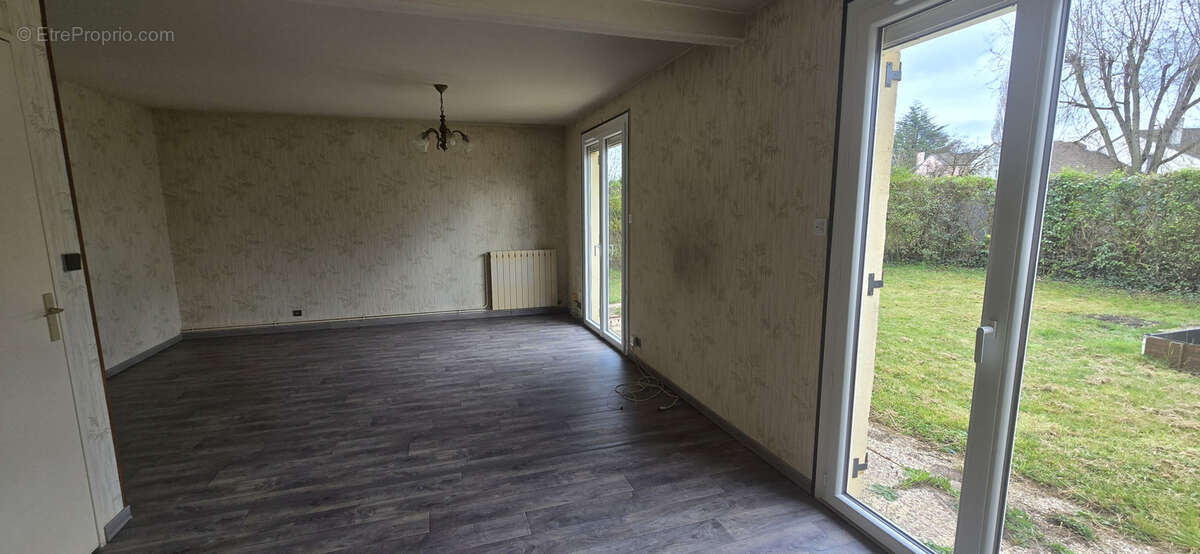Maison à SEVREY
