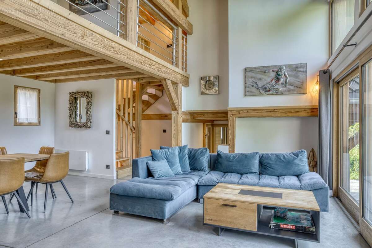 Maison 191 m² à Demi-Quartier  - photo 8