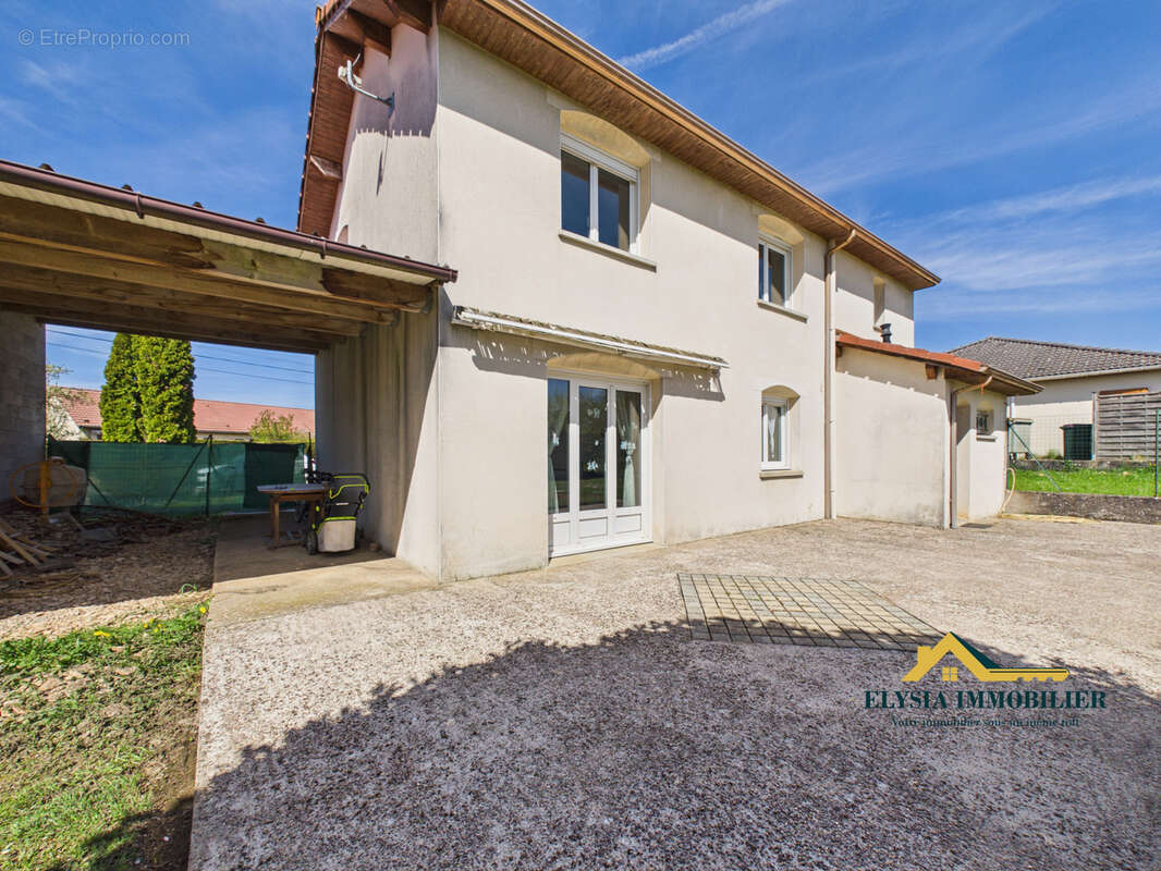 Maison à COLOMBEY-LES-BELLES